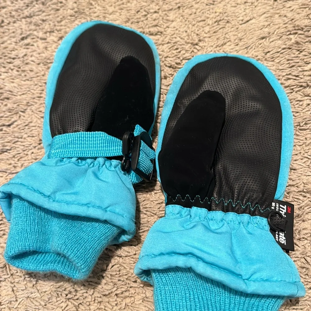 Champion kids snow mittens size 4/7